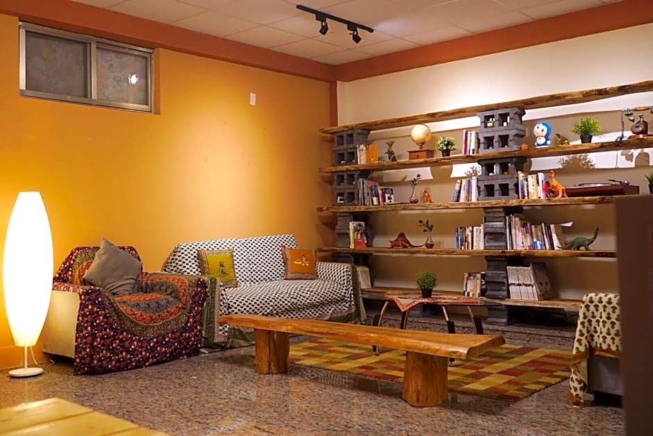 Dulan The Travel Bug Bistro Inn