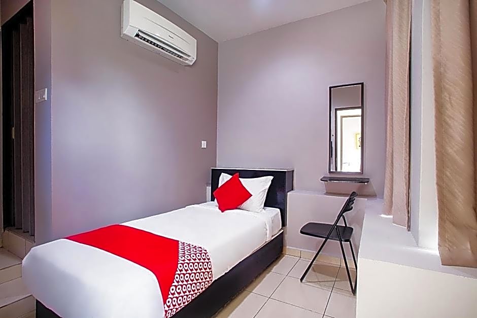 Super OYO 44097 Avatarr Hotel