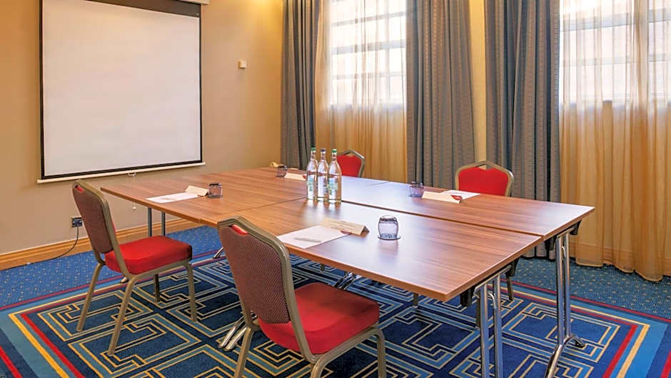 Crowne Plaza Liverpool - John Lennon Airport By IHG