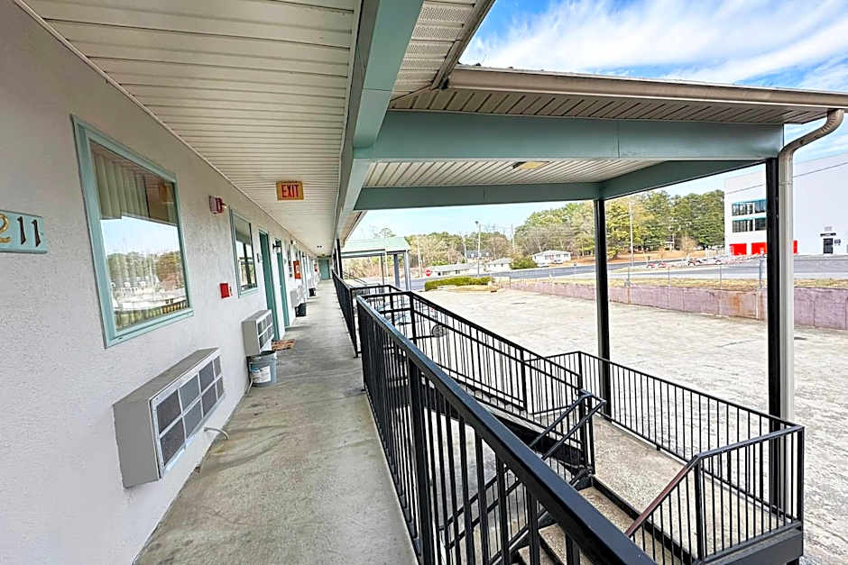 Garden Inn & Suites