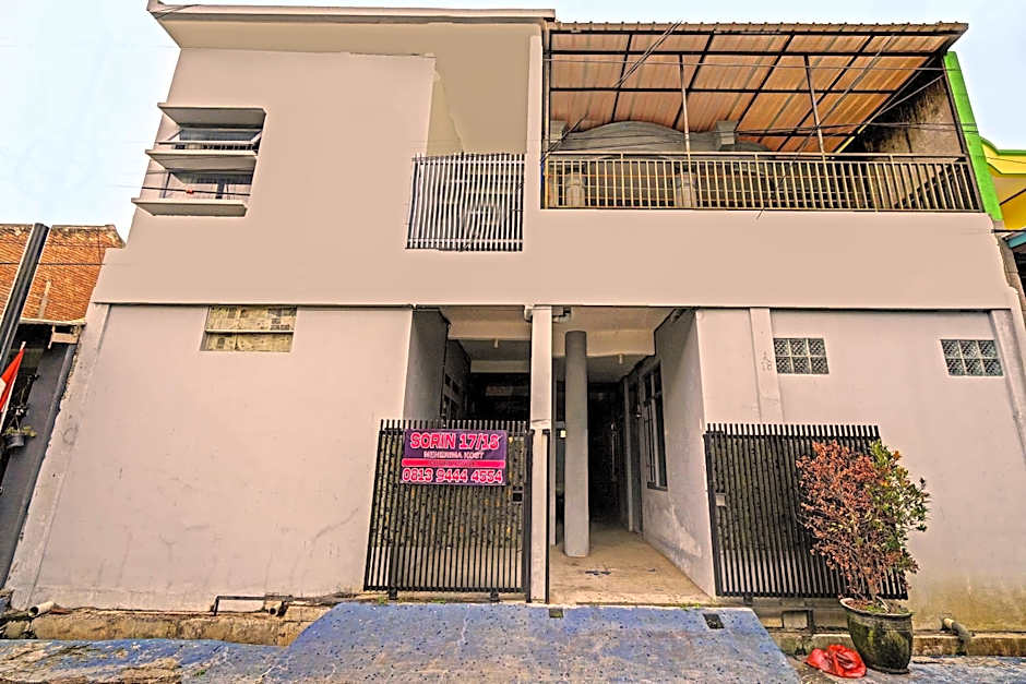 OYO Life 91592 Aaliya Guest House Syariah