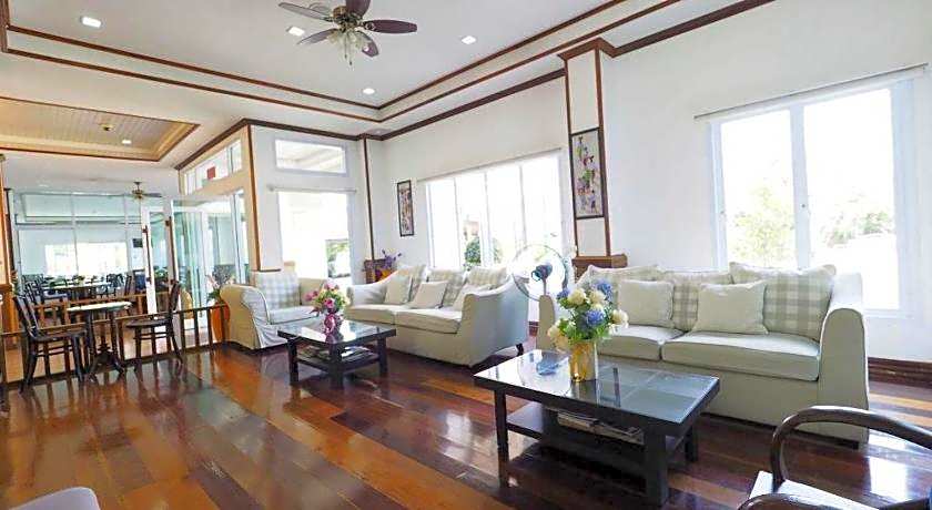Sea Mountain Khanom Hotel