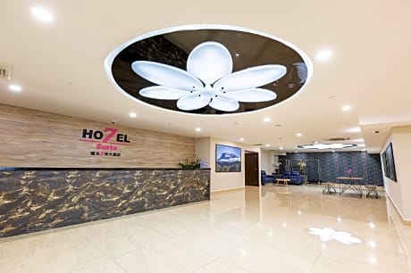 Hotel 7 Suria