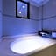 HOTEL REFRAIN