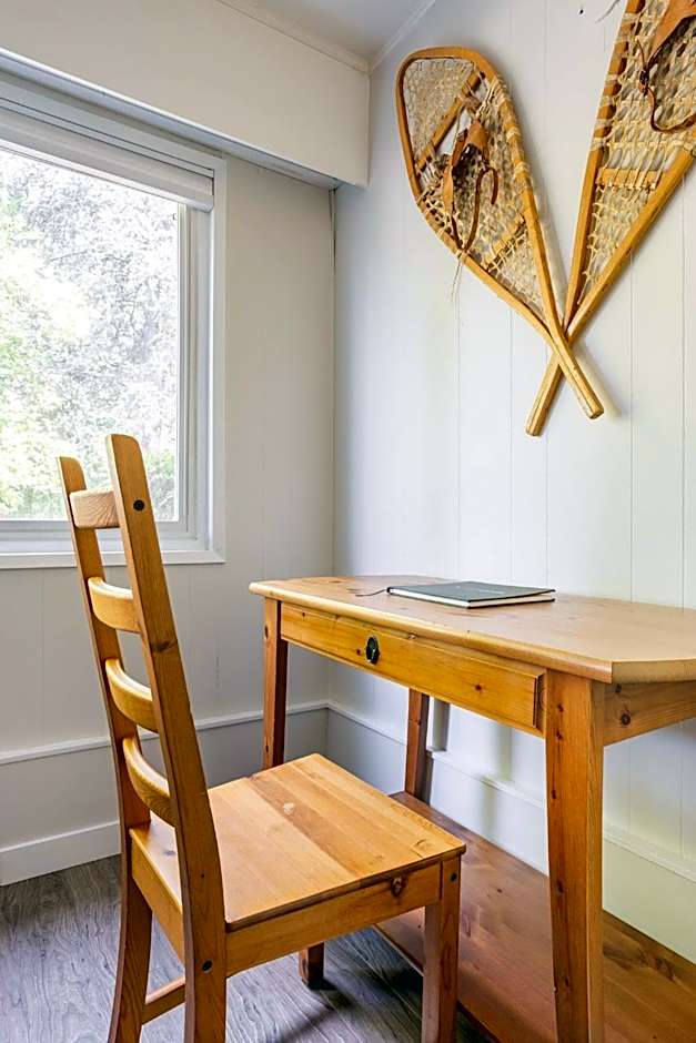 Quiet Area Near Downtown Walkable To Cafes