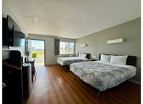 2 Queen Beds | Non-Smoking, Micfridge