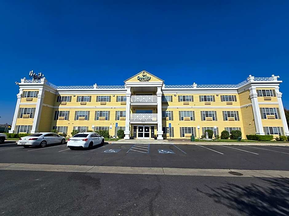 Quality Inn & Suites Tulare