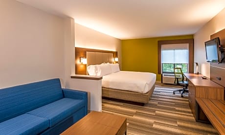 King Room with Roll-In Shower - Disability Access