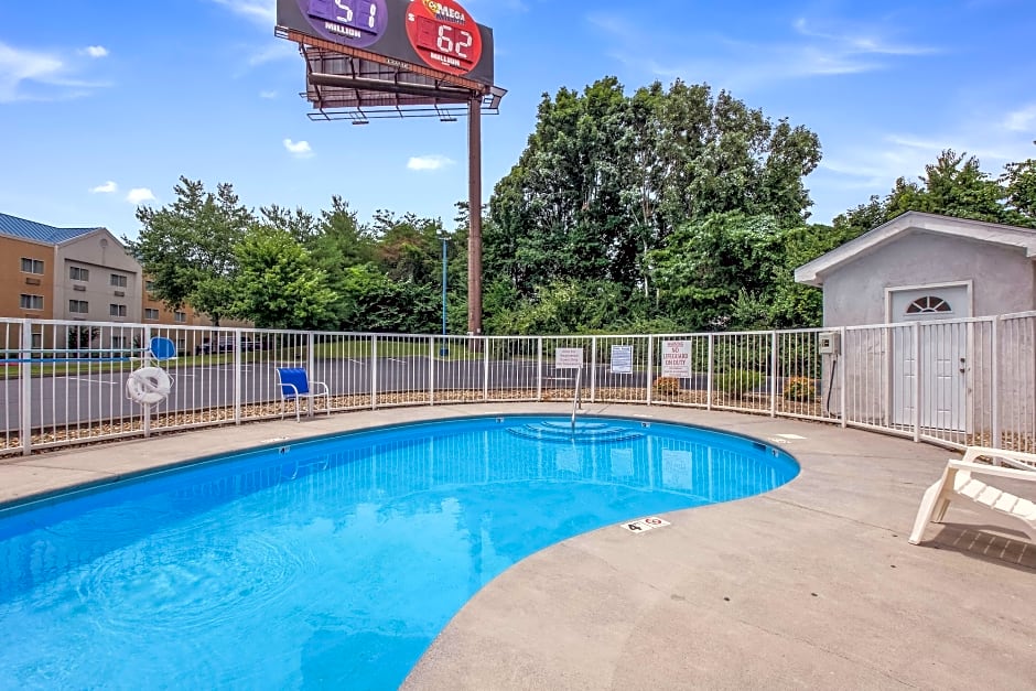 Americas Best Value Inn - Knoxville East