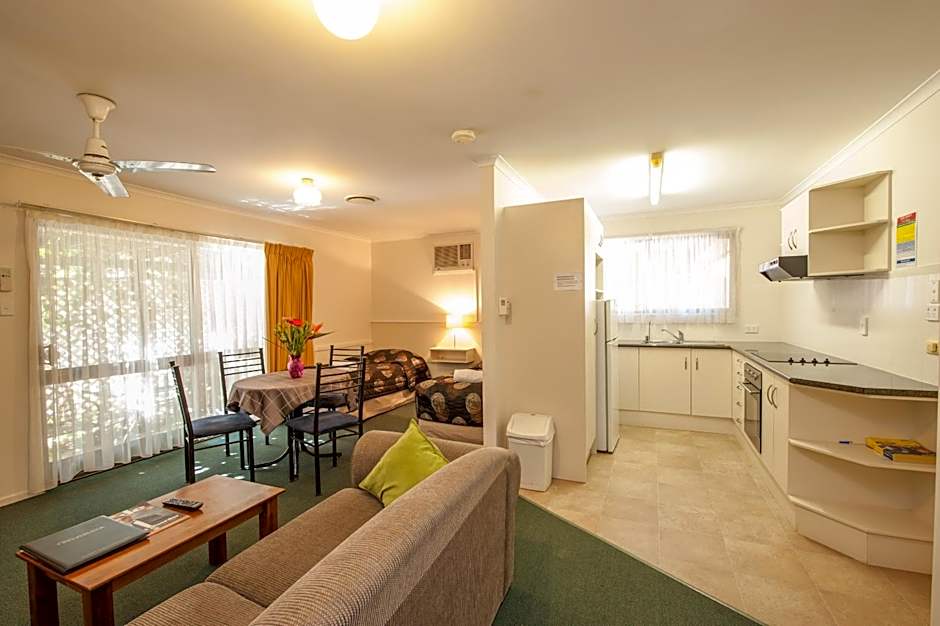 Jacaranda Place Motor Inn