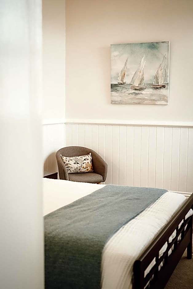Photo 1 of 7 of Superior 1 Queen Bed