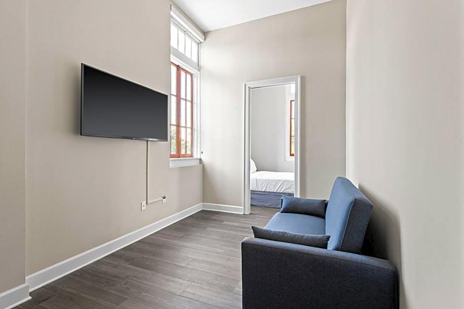 Bywater Suite Hotel