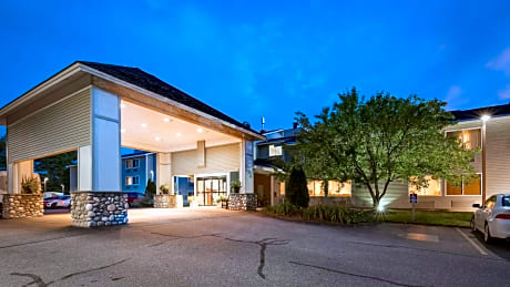 Best Western Plus Windjammer Inn & Conference Center