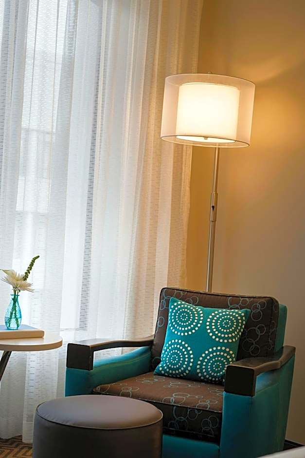 Renaissance by Marriott Denver Downtown City Center Hotel