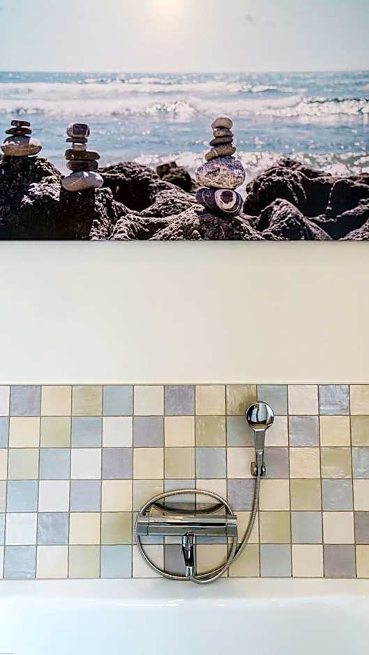 LOGIES-M Comfort Studios Inc Bikes B&B