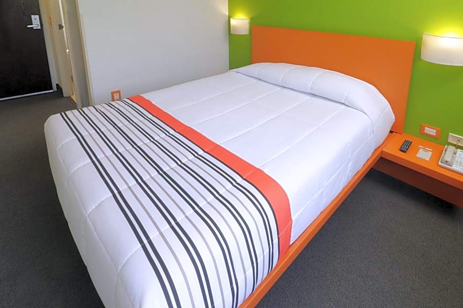 Photo 1 of 12 of 1 Queen Bed