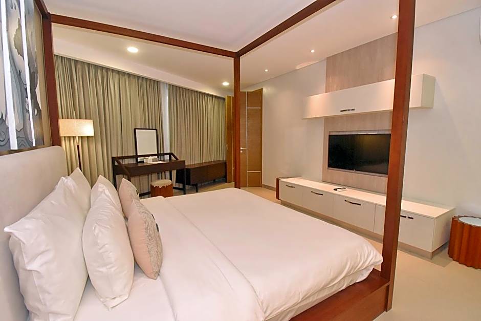 Premier 2 Bedroom Suite, Pool View — 10 fotoğraftan 1. fotoğraf