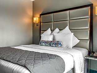 Umbrella Hotel Bronx