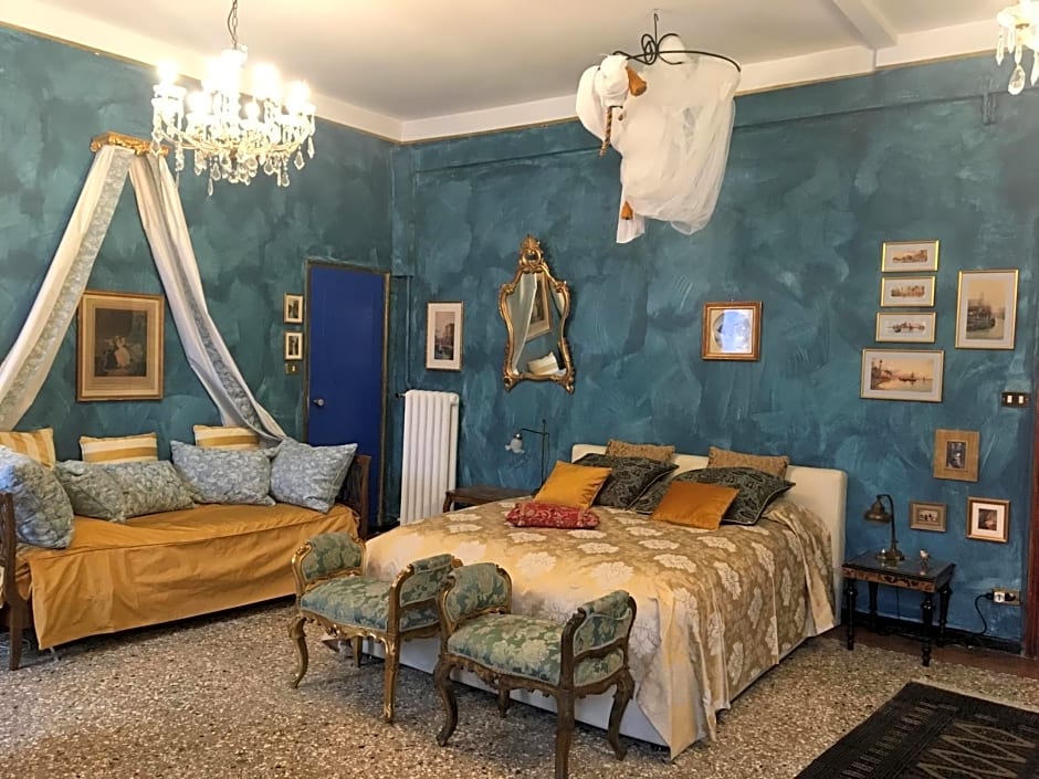 La Chambre D'Ella – Venice, GA