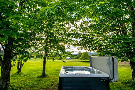 Mountain View, Hot Tub, Trail Access, Spa