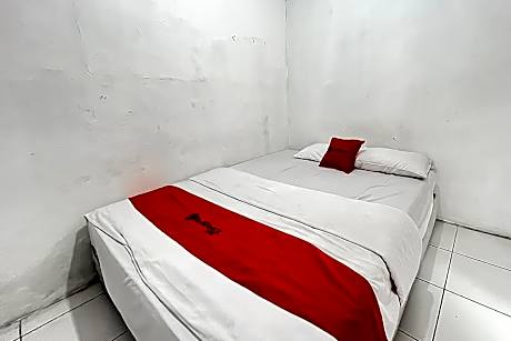 RedDoorz @ Penginapan Bunda