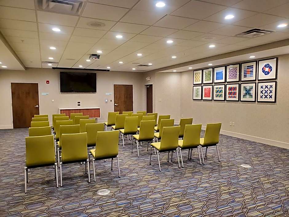 Holiday Inn Express & Suites Sandusky By IHG