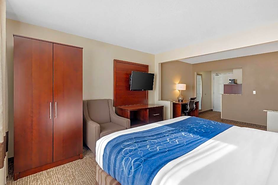 Comfort Suites Normal University area