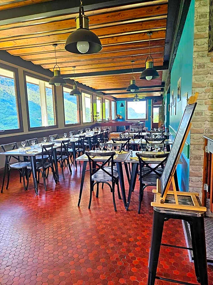 Cinéma, Chambre Privée Au Le Refuge Du Phoenix