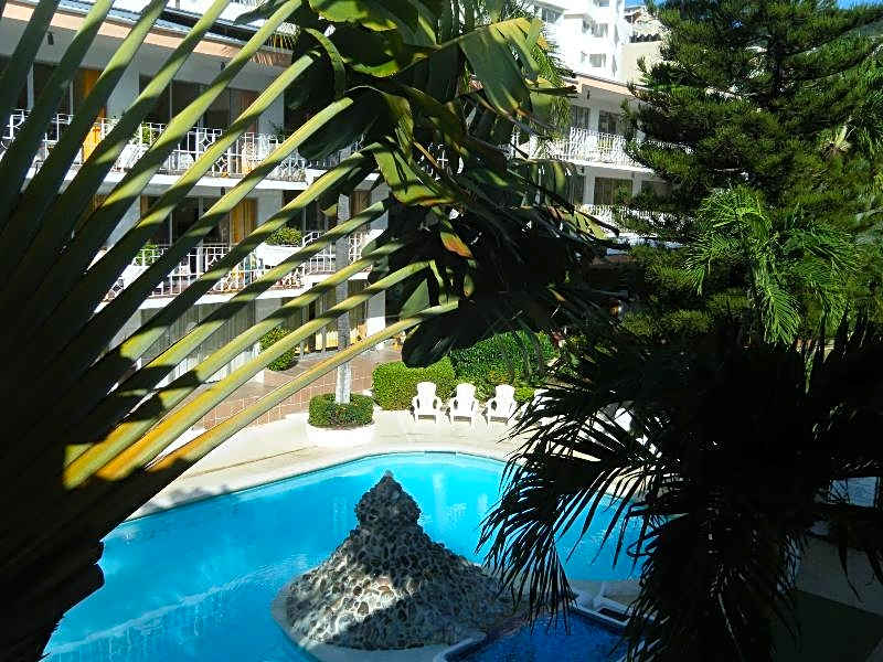 El Tropicano