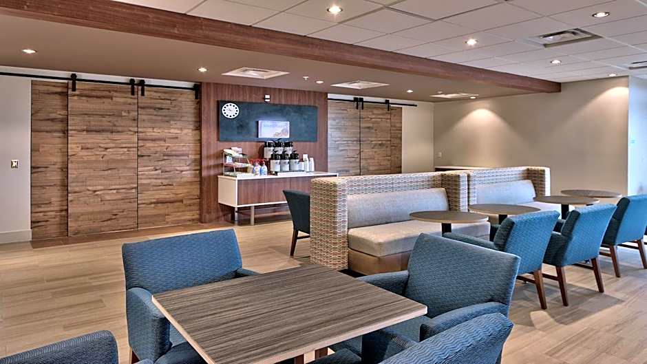 Holiday Inn Express & Suites Broomfield By IHG