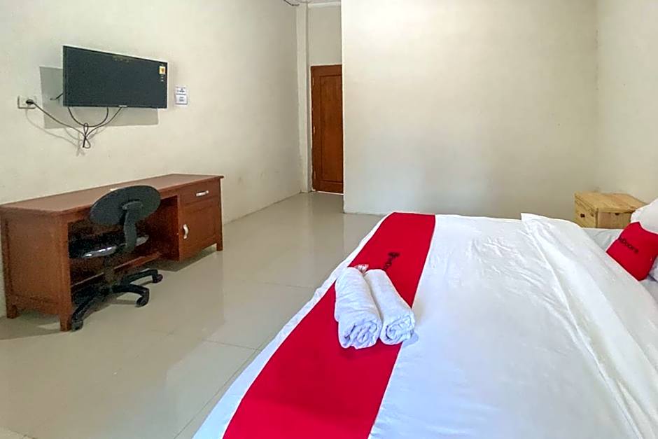 RedDoorz near Universitas Merdeka Malang 2