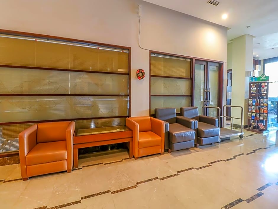 Capital O 2114 Grand Jimbaran Boutique Hotel