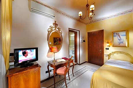 Standard Single Room with Terrace