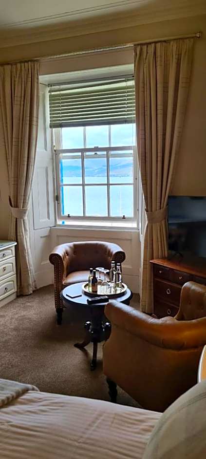 CREAG DHUBH COUNTRY HOUSE