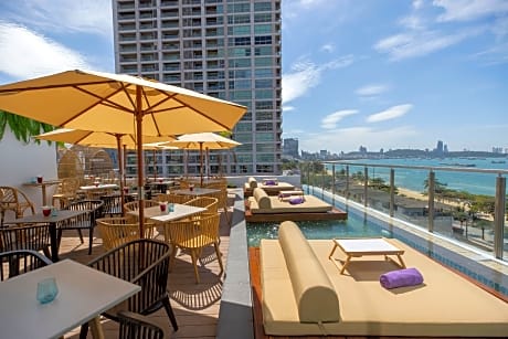 Pattaya Sea View Hotel