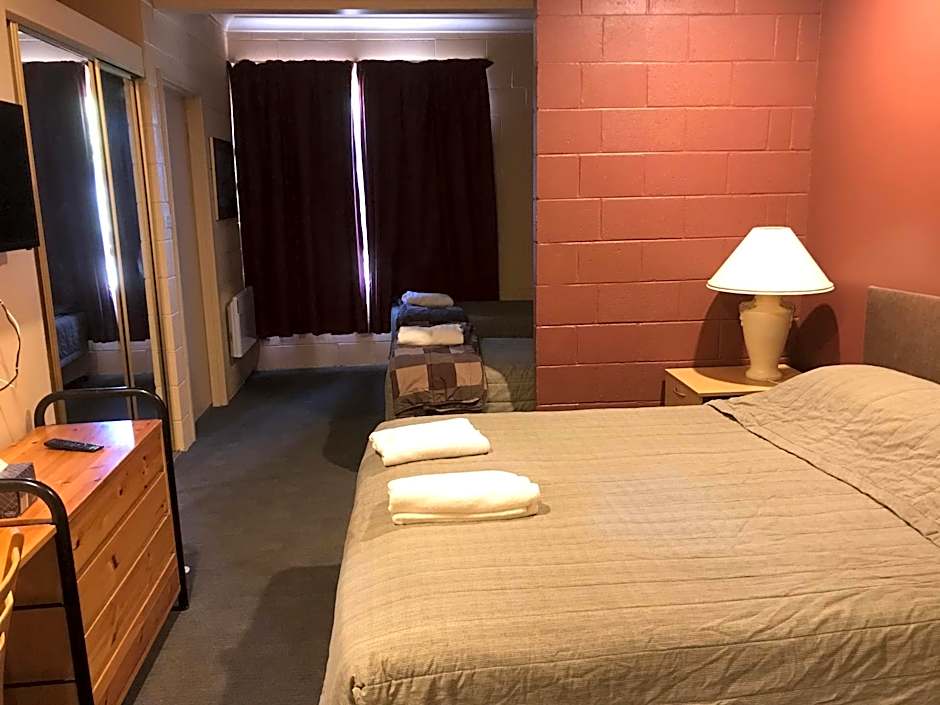 Cottonwood Lodge