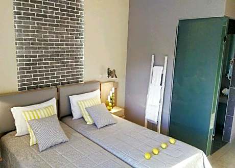 Double Room (2 Adults + 1 Child )