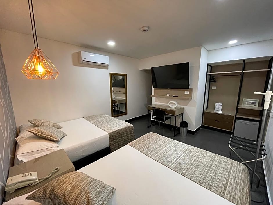 Hotel Merlott Lleras