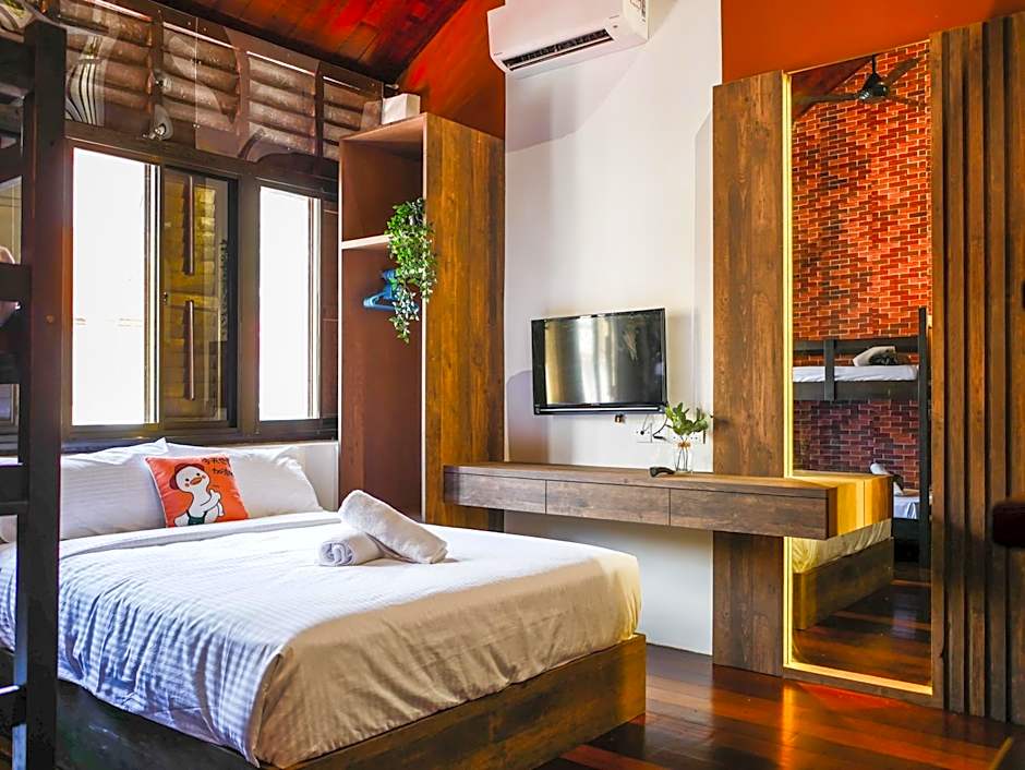 Carnarvon Antique Loft