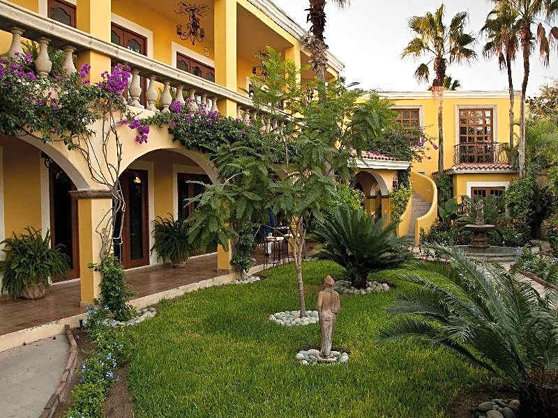 El Encanto Inn