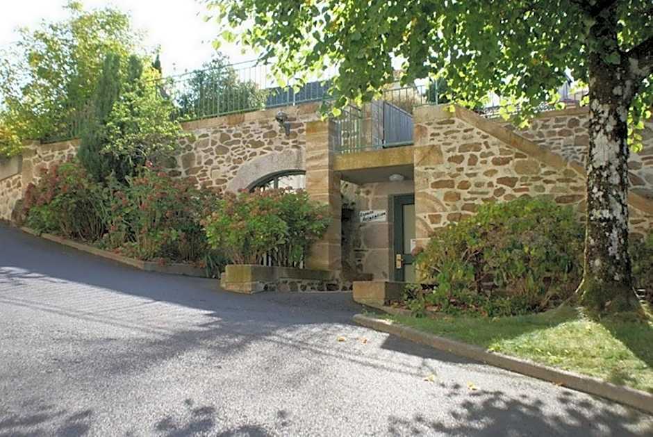 Auberge La Tomette, The Originals Relais