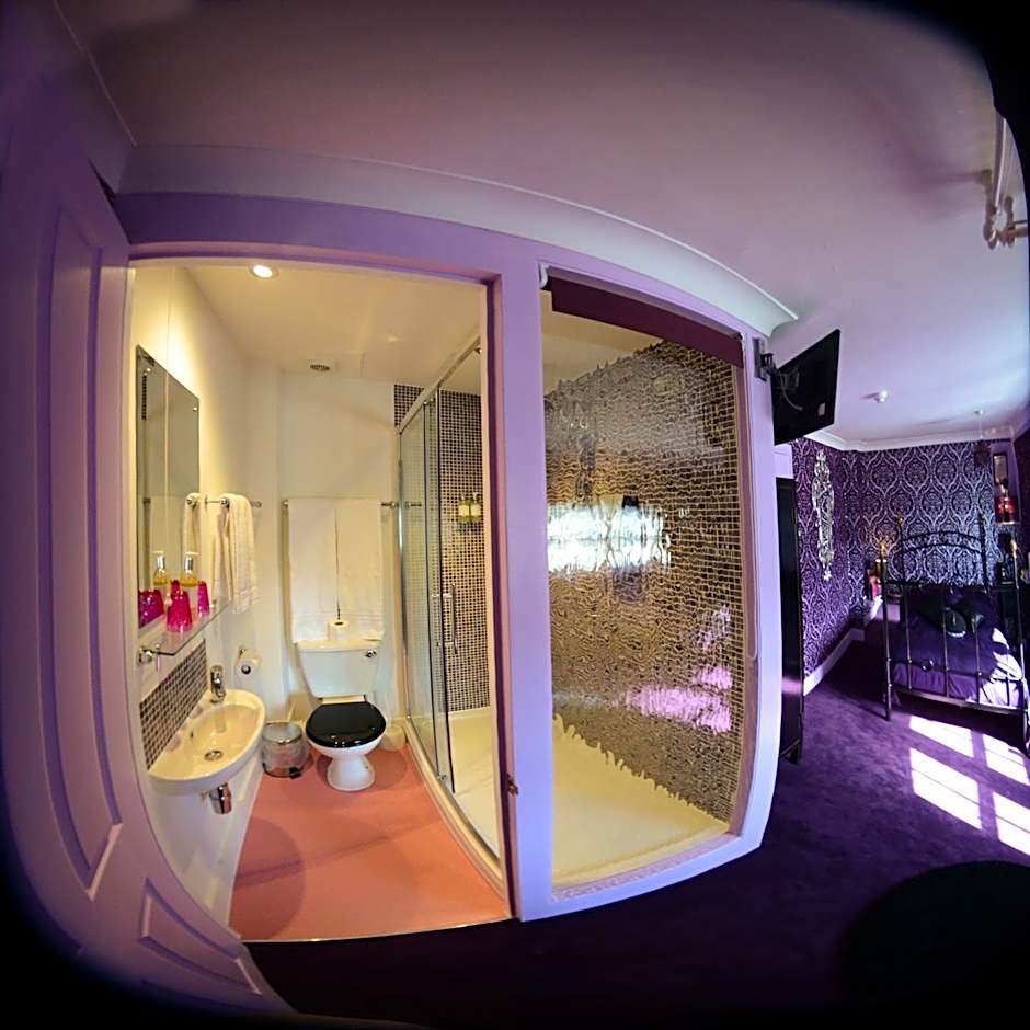 Photo 1 of 8 of Double Room - Nookii