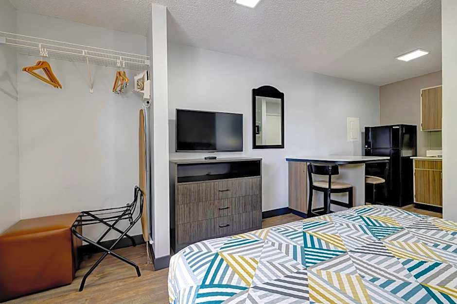 Studio 6-Arlington, TX - South - Dallas