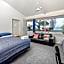 Jack & Di's Waiteti Lakefront Motel