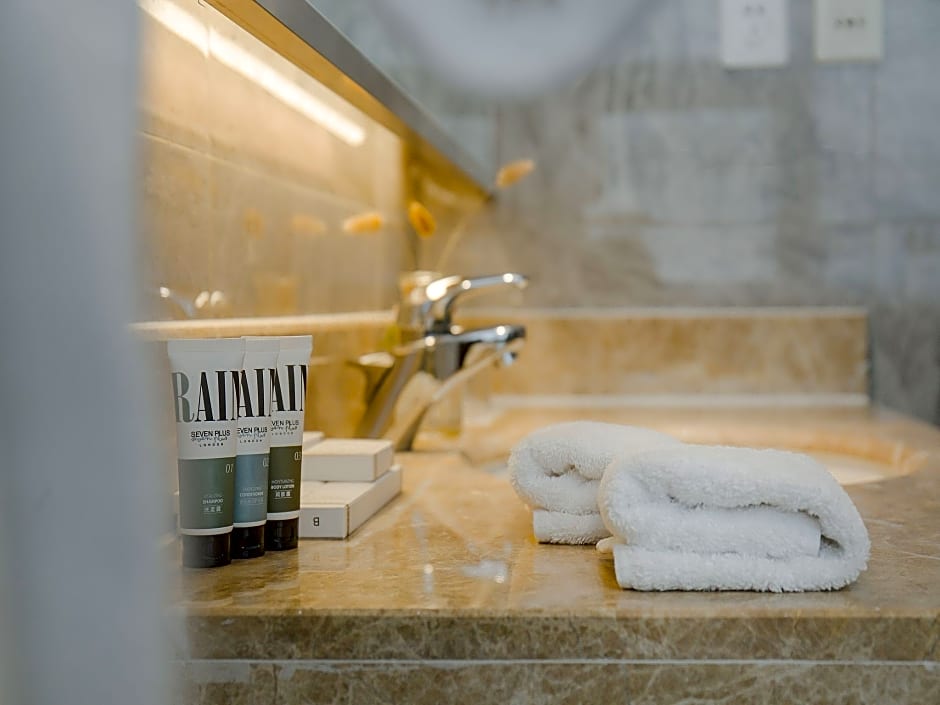 Chongqing Golden View Hotel