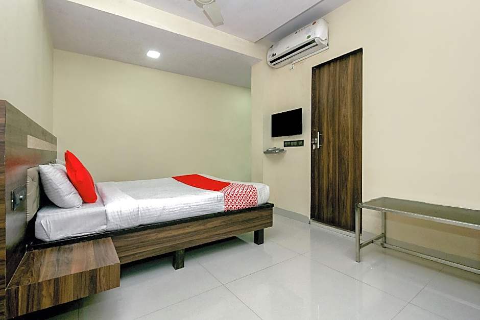 OYO 23656 Parimeet Hotel