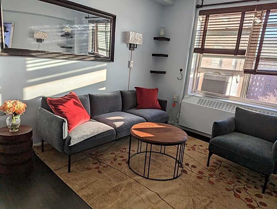Fully renovated Manhattan gem
