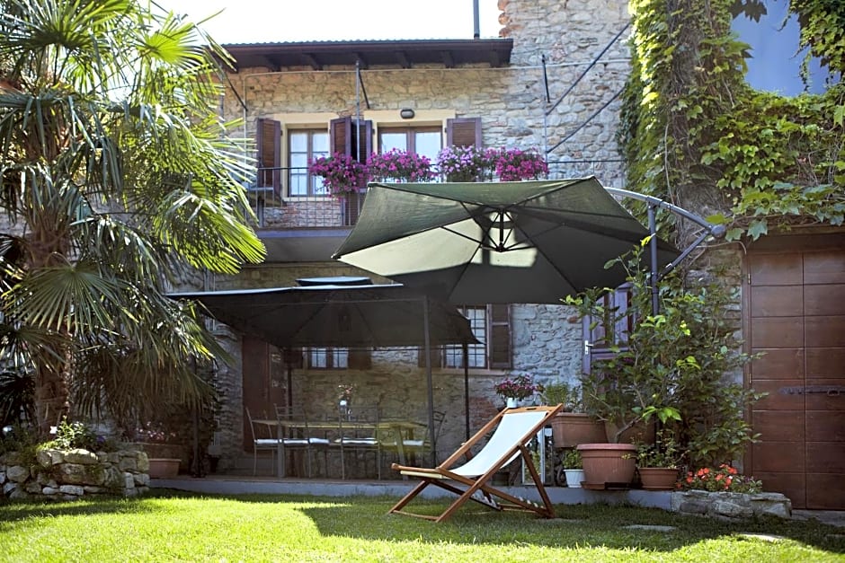 Antico Borgo Sanda Lago Maggiore
