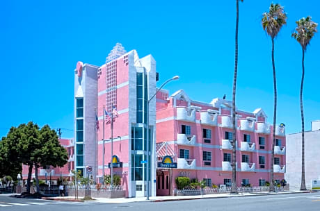 Days Inn by Wyndham Santa Monica