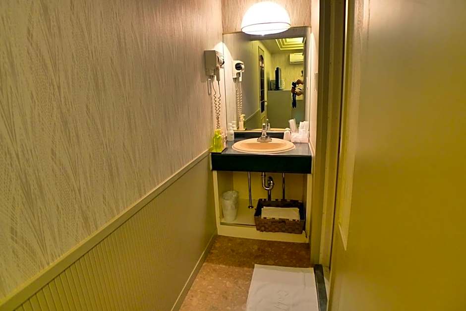Hotel GOLF III Atsugi (Adult Only)